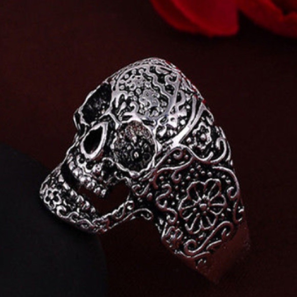 1 LEFT! 💀 STAINLESS STEEL SUGAR SKULL RING Size 8 - Picture 2 of 4